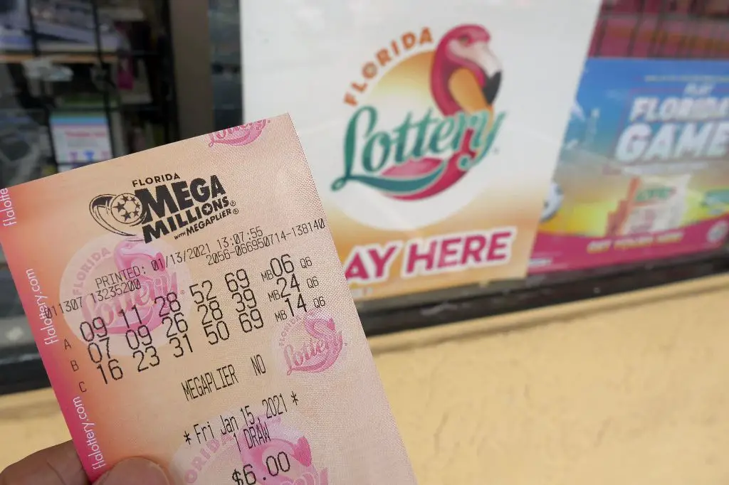 What time is the drawing for the Florida Mega Millions live?