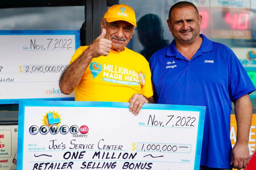 Where is the latest Powerball winner from?