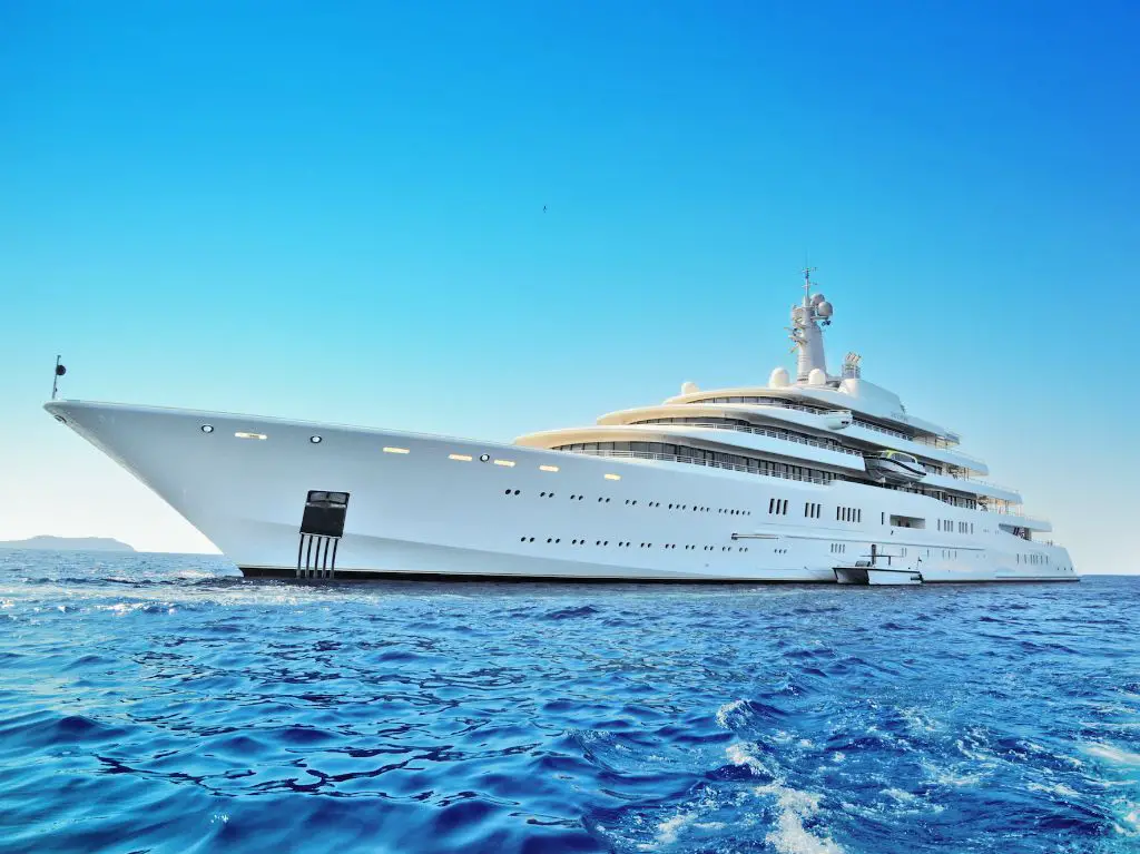 mega yacht operating costs