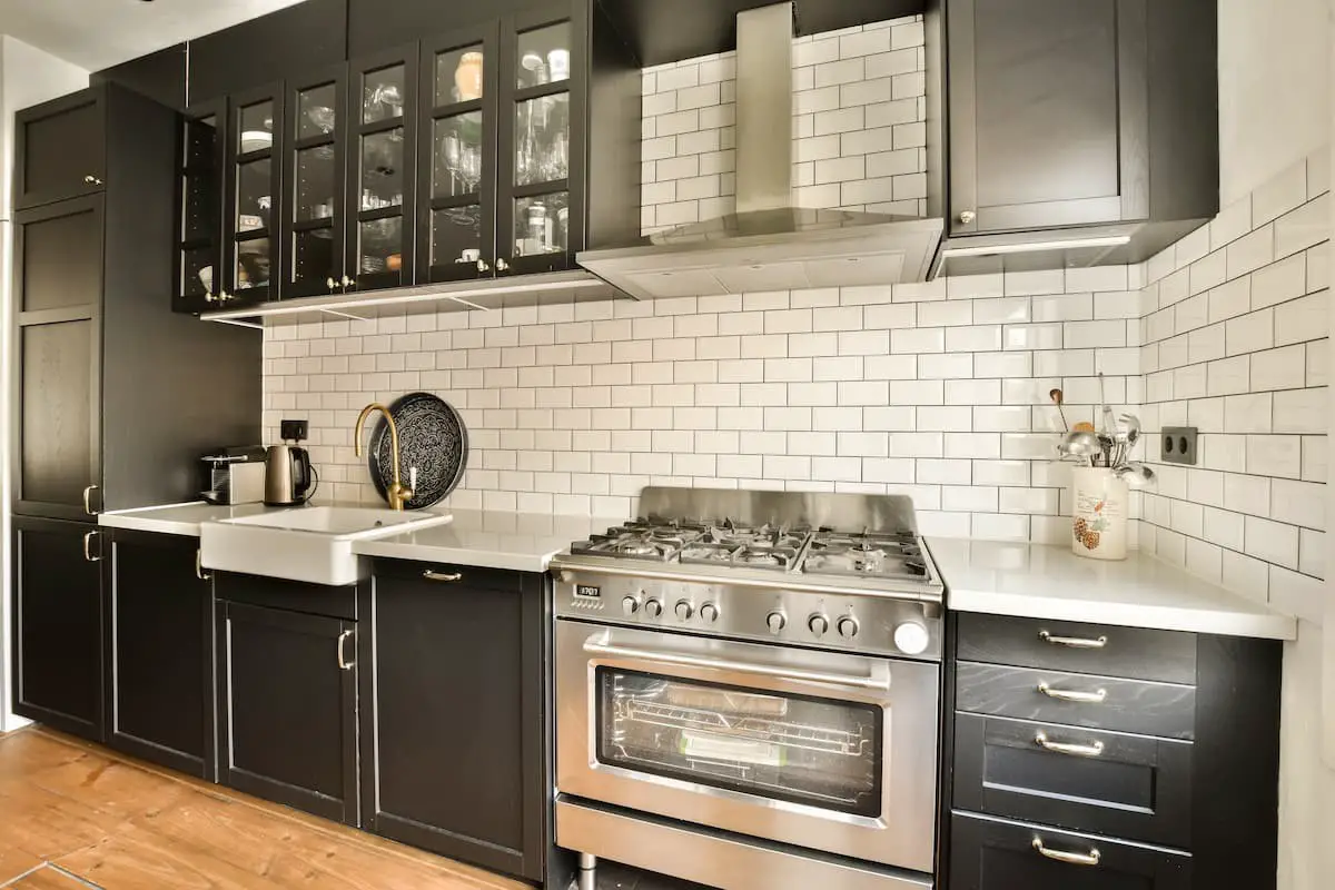 Subway Tiles With Blue Kitchen Cabinets